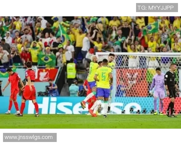 赛后分析：深圳足球队与重庆足球队的战术意识与表现对比探讨