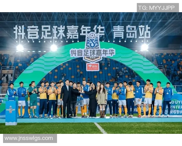 足球明星在抖音的精彩瞬间与粉丝互动背后的故事揭秘