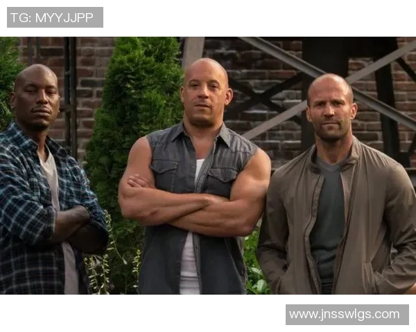 足球明星激情扔衣服瞬间引发热议网友纷纷猜测背后故事与含义