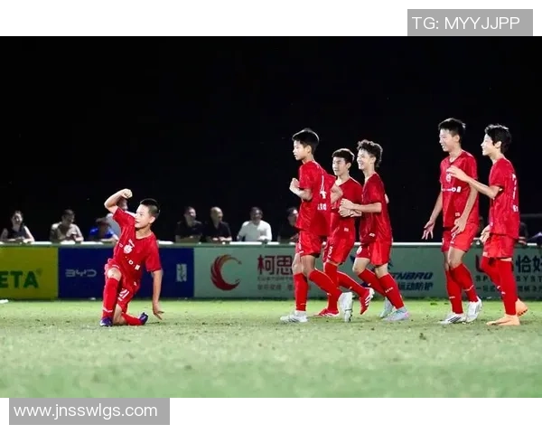 足球明星跨界影坛几部精彩电影推荐与回顾