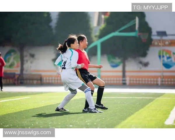 韩国女足球明星风采展示她们的拼搏与魅力尽在照片中